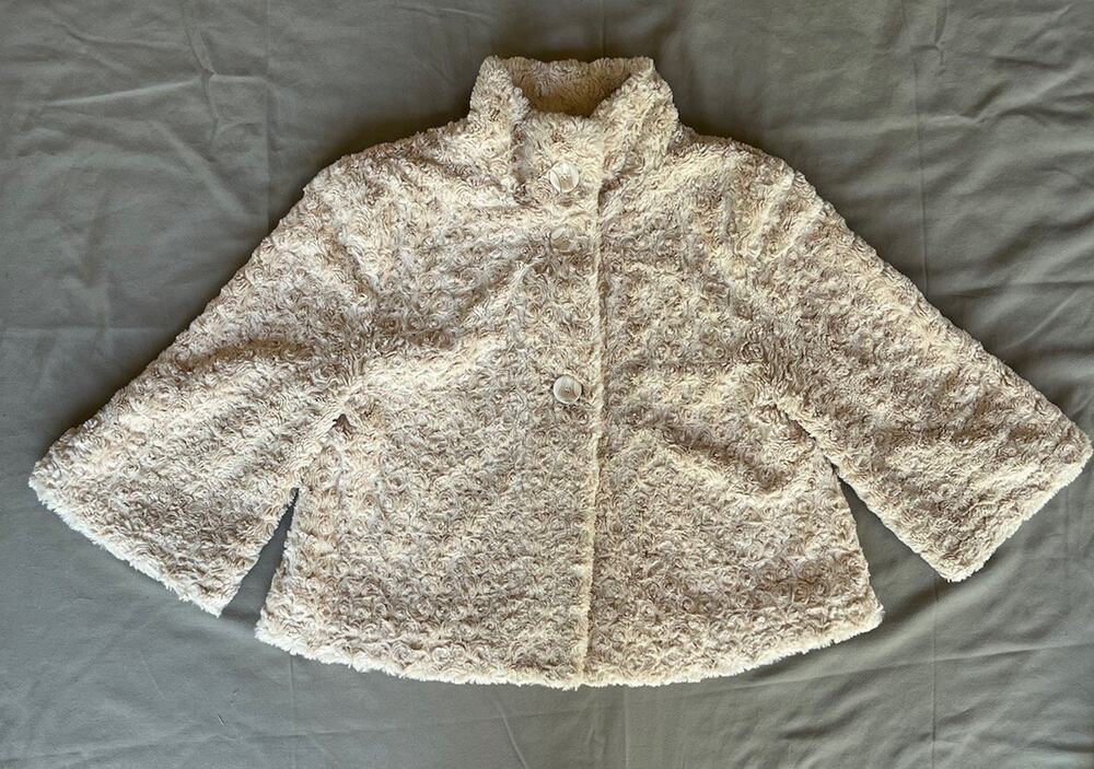 Sisters Faux Fur Capelet Jacket Womens Small Ivory Cozy Button Front Lined Coat
